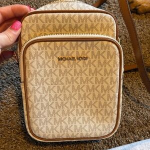 Michael Kors Jet Set Travel Medium Logo Crossbody Bag